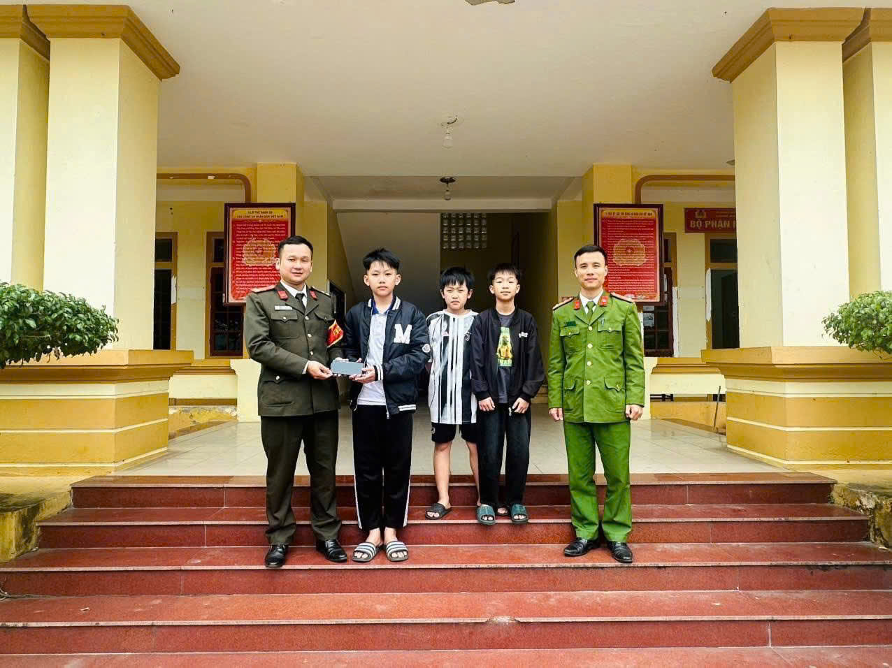 Nhặt được của rơi tìm người trả lại