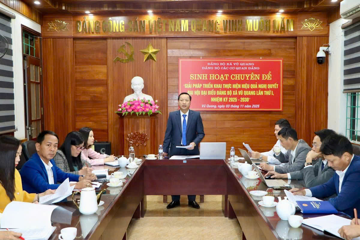 ĐẢNG BỘ CÁC CƠ QUAN ĐẢNG XÃ VŨ QUANG SINH HOẠT CHUYÊN ĐỀ “ GIẢI PHÁP TRIỂN KHAI THỰC HIỆN HIỆU QUẢ NGHỊ QUYẾT ĐẠI HỘI ĐẢNG BỘ XÃ VŨ QUANG LẦN THỨ I, NHIỆM KỲ 2025-2030.