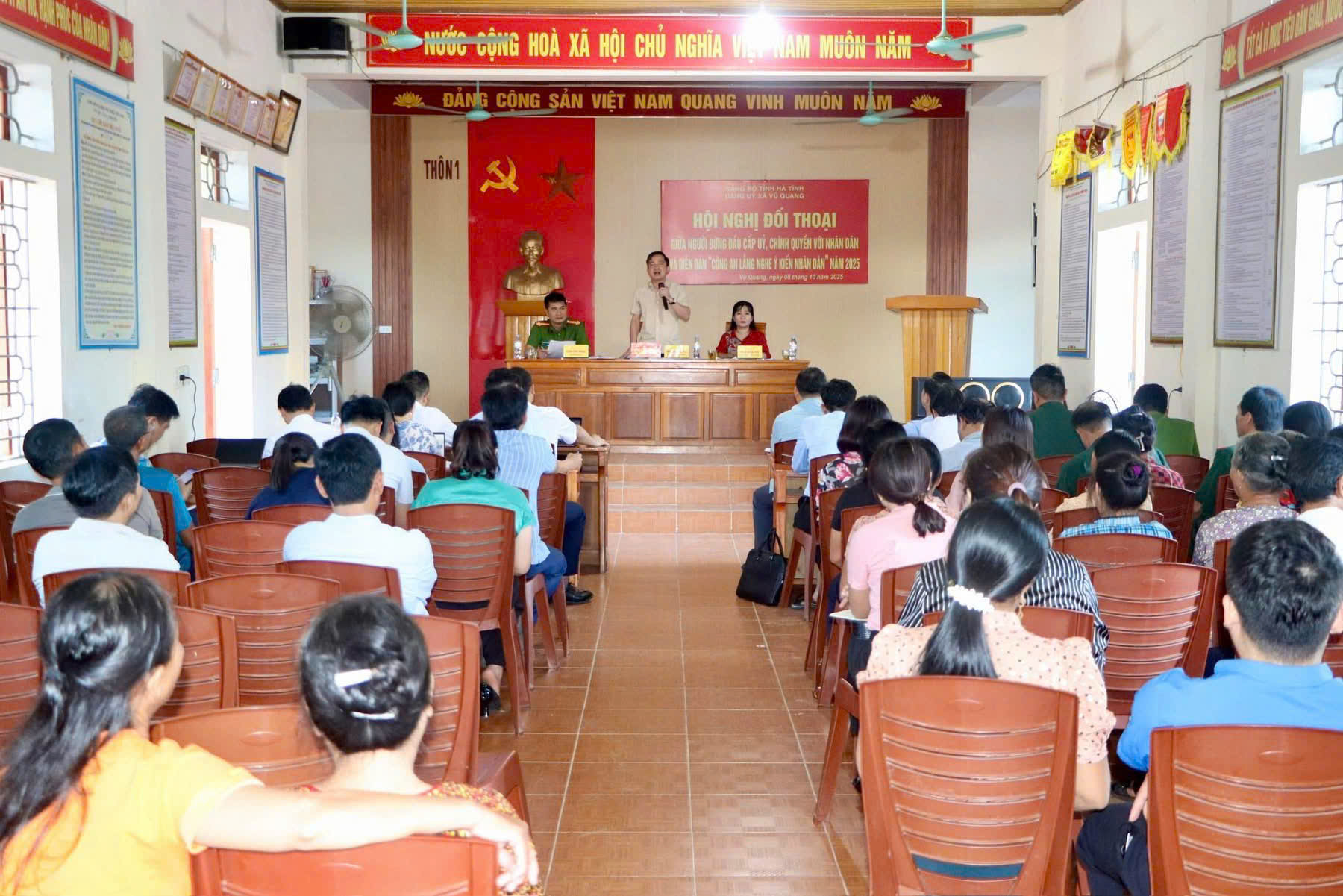 Hội nghị đối thoại giữa người đứng đầu cấp uỷ, chính quyền với nhân dân gắn với diên đàn "Công an lắng nghe ý kiến nhân dân"