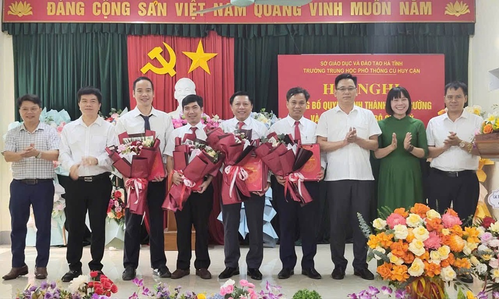 Công bố quyết định thành lập Trường THPT Cù Huy Cận và bổ nhiệm cán bộ quản lý