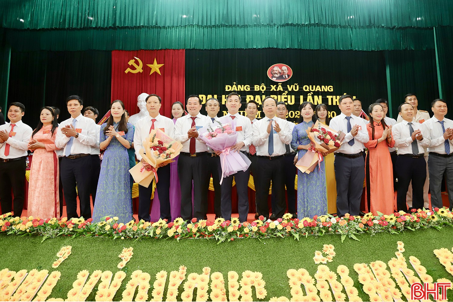 Bí thư Tỉnh ủy Nguyễn Duy Lâm dự Đại hội Đảng bộ xã Vũ Quang 
